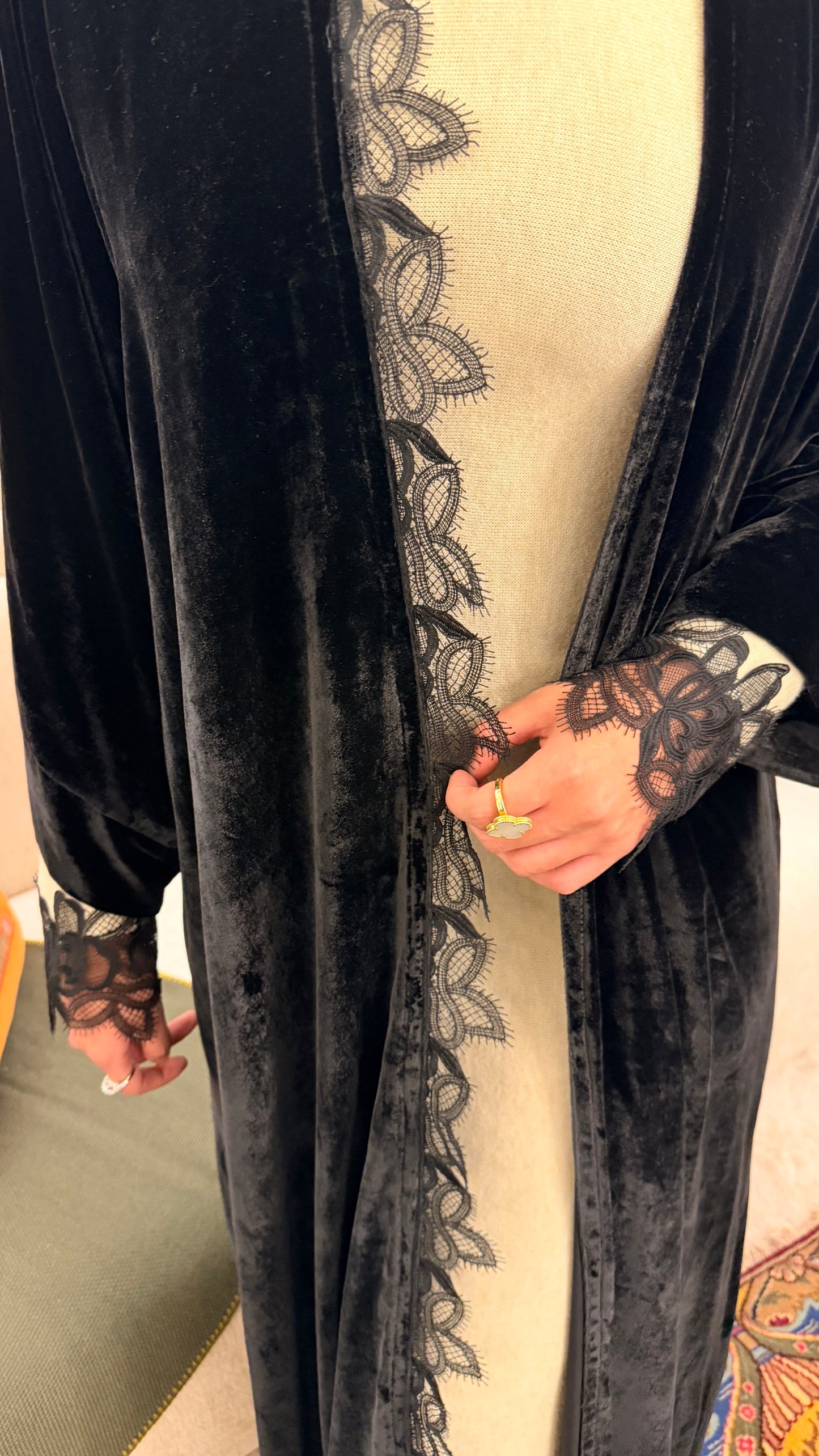 The set abaya